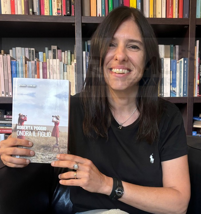 Roberta Poggio presenta venerdì prossimo ad Imperia il suo 'Onora il figlio', il 19 sarà alla Feltrinelli di Genova Roberta Poggio presenta venerdì prossimo ad Imperia il suo 'Onora il figlio', il 19 sarà alla Feltrinelli di Genova