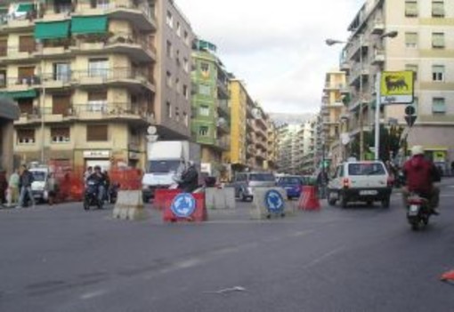 Sanremo: ex benzinaio tra via Agosti e via Martiri nel degrado, petizione di residenti e commercianti Sanremo: ex benzinaio tra via Agosti e via Martiri nel degrado, petizione di residenti e commercianti