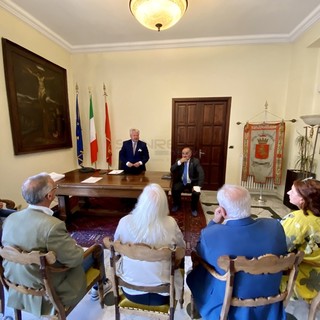 Le immagini della riunione in Comune a Ventimiglia