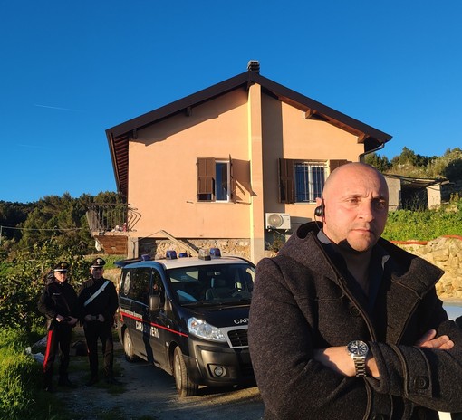 Caso Beatrice, il Tribunale autorizza le telefonate con le figlie ma il padre aspetta ancora: "Non abbiamo ricevuto risposte" Caso Beatrice, il Tribunale autorizza le telefonate con le figlie ma il padre aspetta ancora: "Non abbiamo ricevuto risposte"