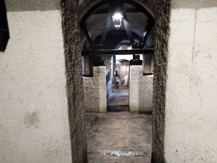 Il passaggio sotto le Rivolte all'ingresso della Pigna