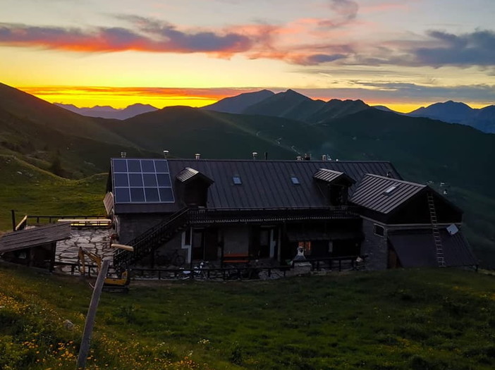 Covid a Monesi: dal rifugio La Terza "Abbiamo operato in buona fede, lo staff è negativo. Ora ripartiamo" Covid a Monesi: dal rifugio La Terza "Abbiamo operato in buona fede, lo staff è negativo. Ora ripartiamo"