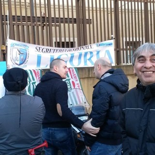 Rosario Di Bella in un'immagine scattata durante un'iniziativa del SAPPE. Rosario Di Bella in un'immagine scattata durante un'iniziativa del SAPPE.