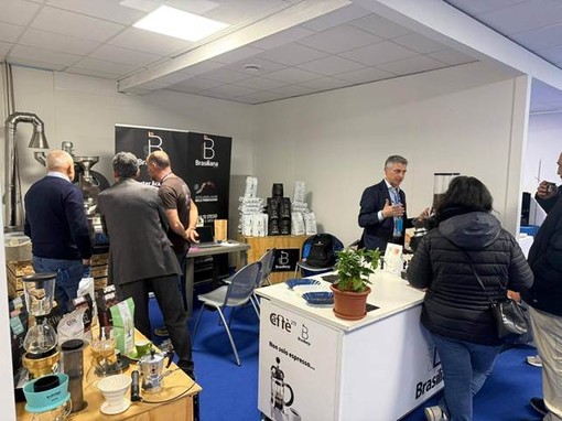 Vele d’Epoca, CNA Imperia porta in banchina la cultura del caffè con Roberto Giuliani (Foto) Vele d’Epoca, CNA Imperia porta in banchina la cultura del caffè con Roberto Giuliani (Foto)