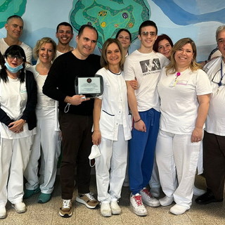 La famiglia Fontò De Maria ringrazia il personale medico del Padiglione Polio di Pietra Ligure La famiglia Fontò De Maria ringrazia il personale medico del Padiglione Polio di Pietra Ligure