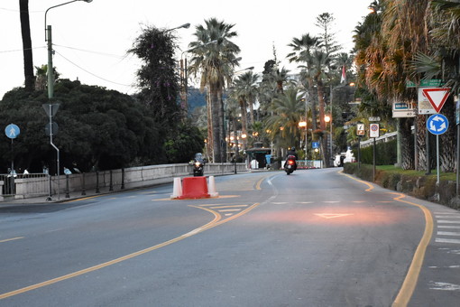 Confermata la nuova viabilità in Piazza Cesare Battisti: la rotatoria e la sosta regolamentata diventano definitive Confermata la nuova viabilità in Piazza Cesare Battisti: la rotatoria e la sosta regolamentata diventano definitive