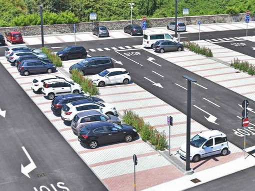 Ventimiglia: riunione di maggioranza sul futuro dei parcheggi, l'idea di navette elettriche di collegamento