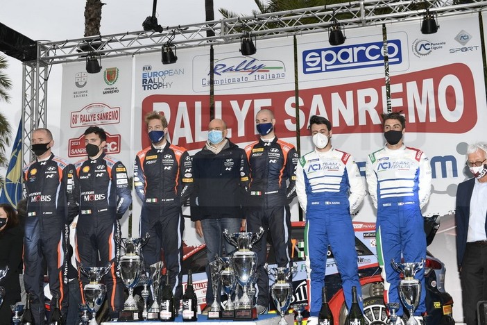 Automobilismo: l'equipaggio Crugnola-Ometto (Hyundai) vince al fotofinish il 68° Rallye di Sanremo (Foto)