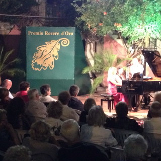 Rovere d'Oro a San Bartolomeo al Mare: proseguono le audizioni, grande successo per il concerto del Duo Maclé, pianoforte a quattro mani