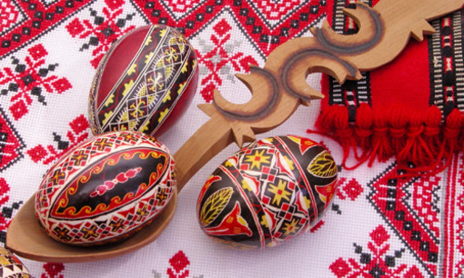 Oggi si festeggia la Pasqua nella comunità romena di Sanremo: usanze e piatti tipici Oggi si festeggia la Pasqua nella comunità romena di Sanremo: usanze e piatti tipici