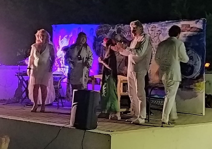 Vallecrosia: buon successo di pubblico per lo spettacolo 'Decamerone 2020' con 'Reading &amp; Drama'