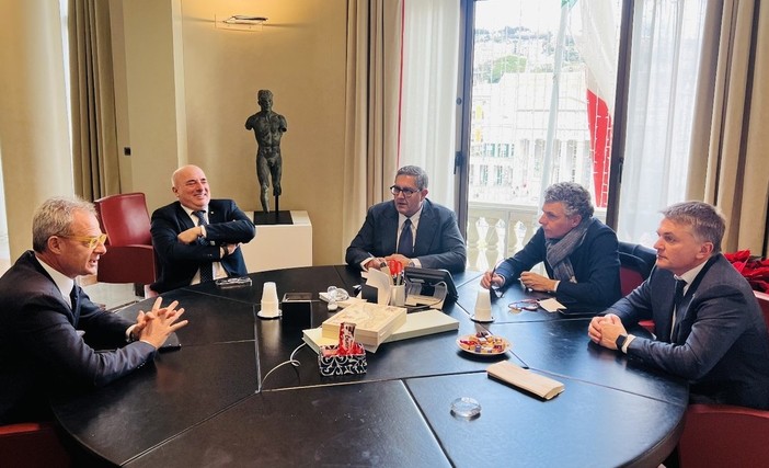 La riunione negli uffici di piazza De Ferrari