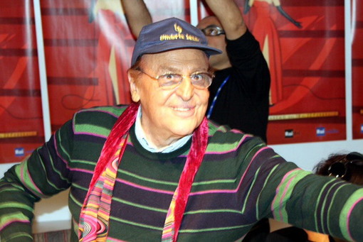 #sanremo 2014: sala radio e tv private 'Lucio Dalla' in tripudio per il mito Renzo Arbore #sanremo 2014: sala radio e tv private 'Lucio Dalla' in tripudio per il mito Renzo Arbore