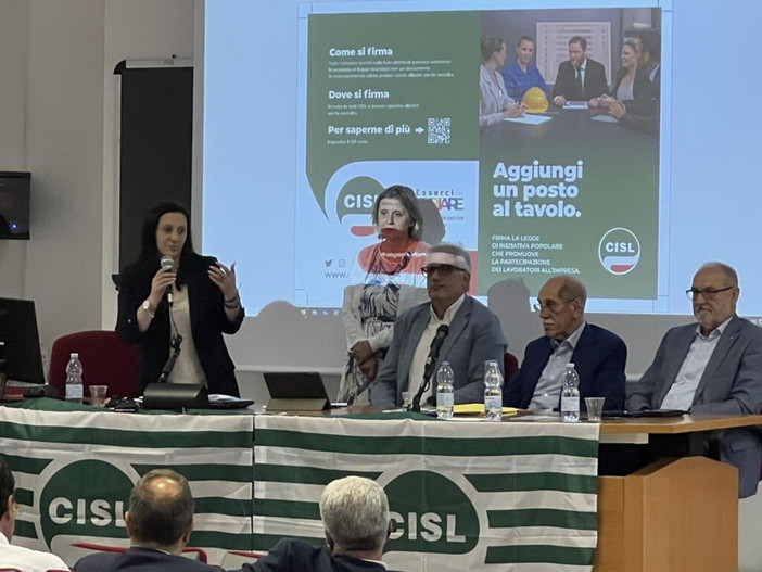 'La partecipazione al lavoro': 1.800 firme raccolte dalla Cisl per una proposta di legge (Foto) 'La partecipazione al lavoro': 1.800 firme raccolte dalla Cisl per una proposta di legge (Foto)