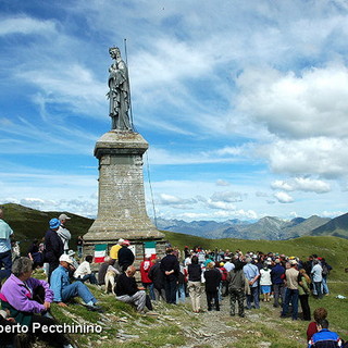Monesi: domenica prossima l'annuale raduno sul monte Saccarello con la celebrazione della Messa Monesi: domenica prossima l'annuale raduno sul monte Saccarello con la celebrazione della Messa