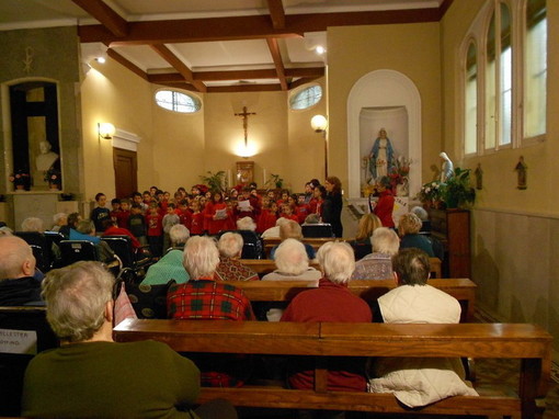 Ventimiglia Residenza Protetta 'San Secondo': la recita degli alunni della Scuola Primaria di Ventimiglia Alta Ventimiglia Residenza Protetta 'San Secondo': la recita degli alunni della Scuola Primaria di Ventimiglia Alta