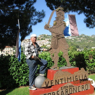 Ventimiglia: ecco il 'Corsaro Nero' l'artistica scultura di Romano D'Orsi a Largo Torino
