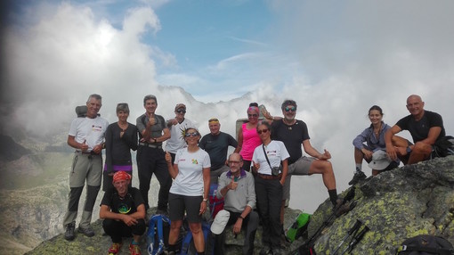 Crissolo: grande partecipazione al rifugio Pian della Regina per “I miei primi 40 4000...il sogno continua” dell'alpinista imperiese Stefano Sciandra