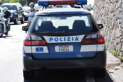 Ventimiglia: incidente stradale sulla A10 nei pressi del confine, due auto e due feriti lievi coinvolti