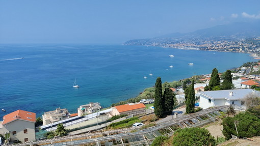 Turismo in Liguria: gli Aaut cambiano il quadro dei flussi. Imperia cresce negli arrivi rispetto al 2024, crollo per Ventimiglia