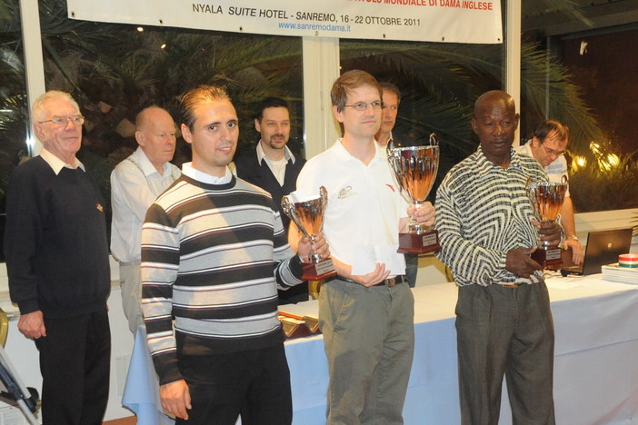 Sanremo: terminato ieri pomeriggio al Nyala il 1° torneo internazionale 'Open' di dama Sanremo: terminato ieri pomeriggio al Nyala il 1° torneo internazionale 'Open' di dama
