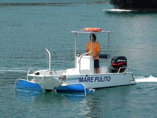 Dalla Regione Liguria 200mila euro per co-finanziare gli interventi di pulizia del mare Dalla Regione Liguria 200mila euro per co-finanziare gli interventi di pulizia del mare