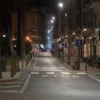 Oggi la riunione della maggioranza di Governo: il coprifuoco si sposta alle 23 dal prossimo 22 maggio Oggi la riunione della maggioranza di Governo: il coprifuoco si sposta alle 23 dal prossimo 22 maggio