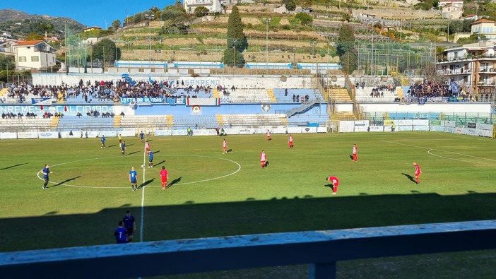 Calcio. Serie D, al "Comunale" va in scena il derby: il racconto di Sanremese-Imperia (Live)