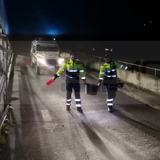 Sanremo: Croce Rossa e Rangers d'Italia impegnati nella notte per spargere il sale (Foto e Video)