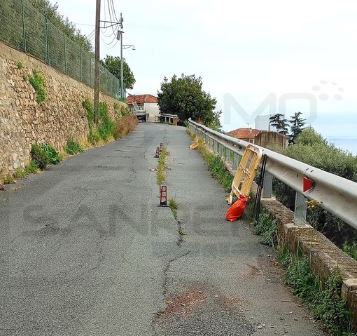 Sanremo: strada Ville abbandonata da due anni, i residenti chiedono un intervento di manutenzione (Foto)