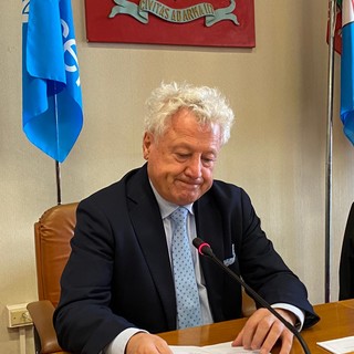 Ventimiglia: una 'farfallina' nella pasta alla scuola di Roverino, pronto intervento del Sindaco Scullino