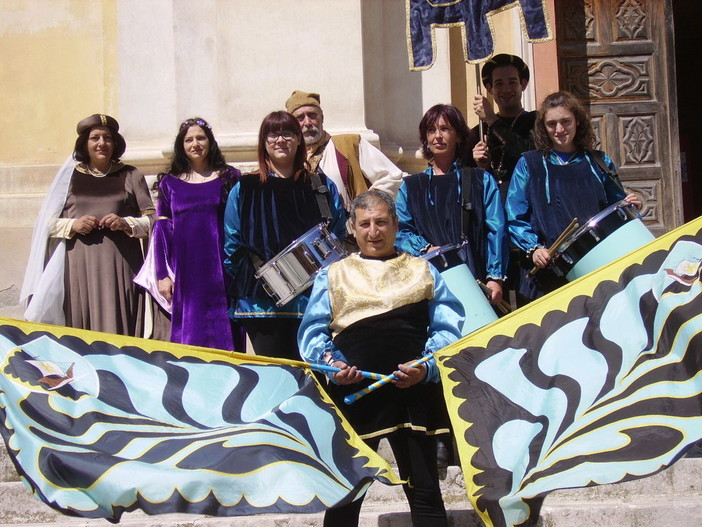 Ventimiglia: ieri il Sestiere Burgu invitato alla ricorrenza degli 800 anni della ponte medievale di Sospel