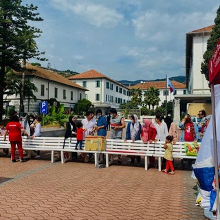 Sanremo: continuano ad arrivare in città i rifugiati afgani per la quarantena, oggi un altro pullman Sanremo: continuano ad arrivare in città i rifugiati afgani per la quarantena, oggi un altro pullman
