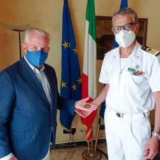 Imperia: visita di commiato del Comandante Semeraro, il Sindaco “Ha fornito una contributo importante alla crescita della città” Imperia: visita di commiato del Comandante Semeraro, il Sindaco “Ha fornito una contributo importante alla crescita della città”