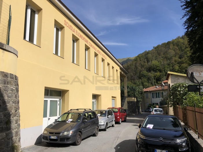 La scuola di Molini di Triora si 'candida' a ospitare un centro vaccini Covid per la valle Argentina