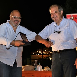 Riva Ligure: apertura con successo per la sesta edizione della rassegna letteraria “Sale in Zucca”. Grandi applausi per il libro Zukki di Fata Zucchina.