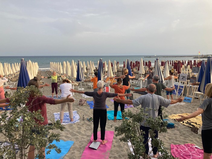Imperia: con 'Sea Lovers Yoga Flow' una serata all'insegna del mare e della divulgazione Imperia: con 'Sea Lovers Yoga Flow' una serata all'insegna del mare e della divulgazione