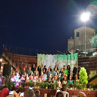 La scuola primaria di San Biagio della Cima porta in scena lo spettacolo “I custodi della Terra” (Foto) La scuola primaria di San Biagio della Cima porta in scena lo spettacolo “I custodi della Terra” (Foto)
