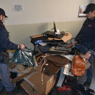 Parte della merce sequestrata