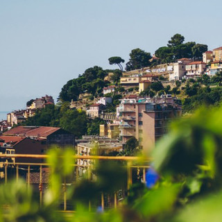 Sanremo tra Tradizione e Innovazione: Turismo, Gioco e la Sfida del Bitcoin