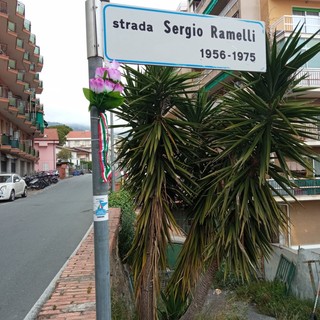 Sanremo: auto e moto contromano in strada Sergio Ramelli, rischio incidenti e i residenti chiedono più controlli Sanremo: auto e moto contromano in strada Sergio Ramelli, rischio incidenti e i residenti chiedono più controlli