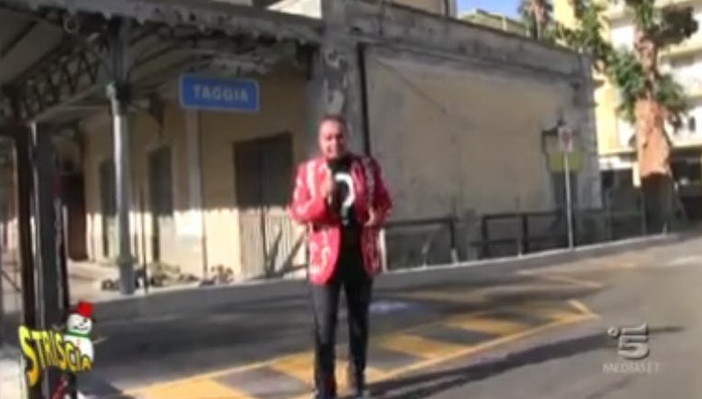 Arma di Taggia: su 'Striscia la Notizia' il parcheggio 'Millenium' insieme a Vittorio De Scalzi (Video)