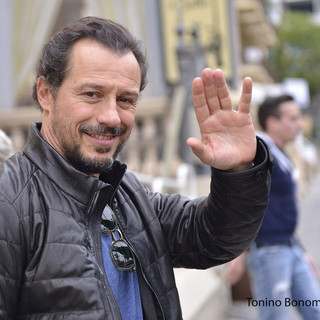 Sanremo: nelle foto di Tonino Bonomo il cast di 'Fortunata' all'uscita dal 'Buena Vista' dopo le riprese al Casinò