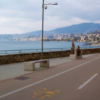 Corsia preferenziale sulla pista ciclabile, M5S Sanremo: "Disagi per residenti e turisti, condividiamo l’esposto FIAB al Prefetto" Corsia preferenziale sulla pista ciclabile, M5S Sanremo: "Disagi per residenti e turisti, condividiamo l’esposto FIAB al Prefetto"