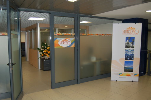 Rinviata per non mancare alla nave da crociera la riunione tra i dipendenti di Sanremo Promotion ed i sindacati Rinviata per non mancare alla nave da crociera la riunione tra i dipendenti di Sanremo Promotion ed i sindacati