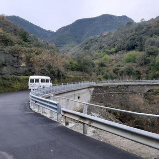 Rocchetta Nervina: ripristinato il collegamento con Dolceacqua, riaperta la strada provinciale chiusa per una frana Rocchetta Nervina: ripristinato il collegamento con Dolceacqua, riaperta la strada provinciale chiusa per una frana