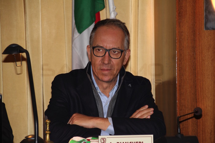 Sanremo: allerta arancione, il Sindaco firma l'ordinanza di chiusura di centri di aggregazione, parco giochi e cimiteri Sanremo: allerta arancione, il Sindaco firma l'ordinanza di chiusura di centri di aggregazione, parco giochi e cimiteri