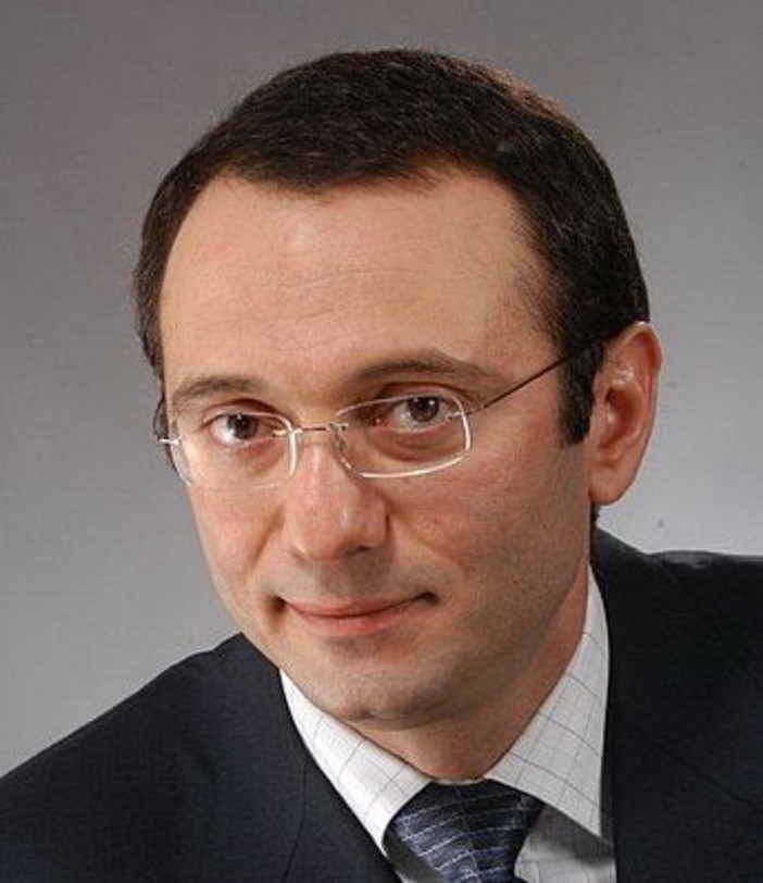 Nizza: arrestato ieri notte all'aeroporto 'Cote d'Azur' l'oligarca e senatore russo Suleyman Kerimov Nizza: arrestato ieri notte all'aeroporto 'Cote d'Azur' l'oligarca e senatore russo Suleyman Kerimov