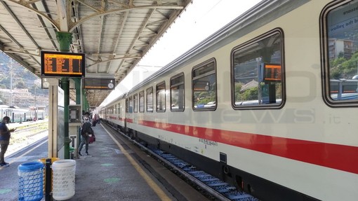 Ventimiglia: mercoledì prossimo il primo treno che andrà fino a Cuneo, sarà festa alla stazione Ventimiglia: mercoledì prossimo il primo treno che andrà fino a Cuneo, sarà festa alla stazione