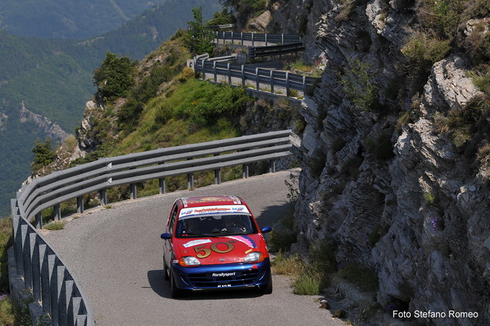 Automobilismo: i risultati della 4a prova della 'Sei100Cup 2012' al Rally delle Valli Imperiesi Automobilismo: i risultati della 4a prova della 'Sei100Cup 2012' al Rally delle Valli Imperiesi